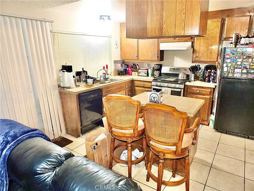 1242 Sultan, Carson, California 90746 home-pic-12